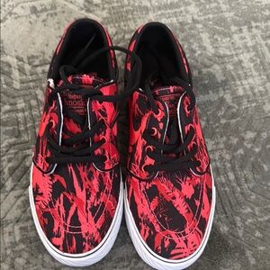 Nike kids shoes 4.5 STEFAN Janoski